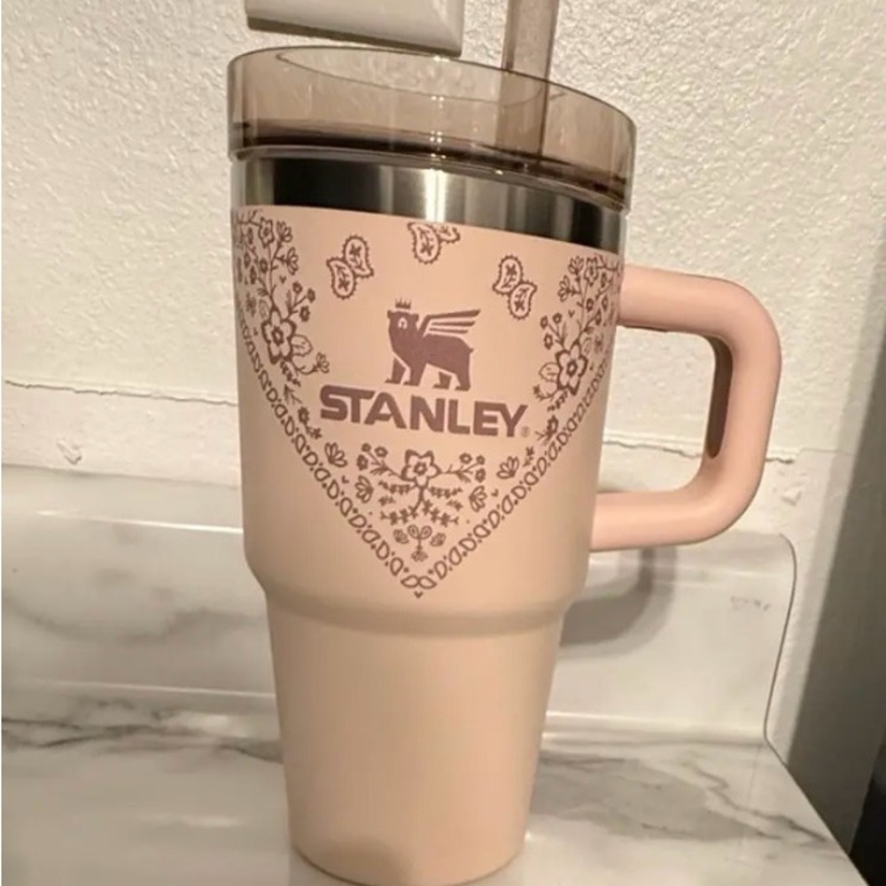 Stanley Mesa Rose Conch Floral